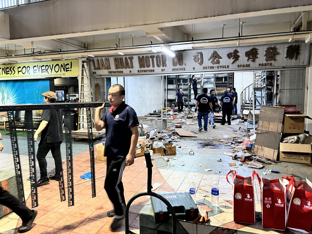 Commercial disposal service in Singapore with proper on-site handling and coordination