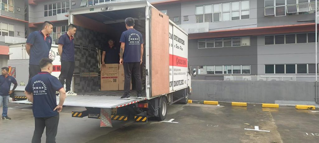 Move Move Movers: Singapore's Tailgate Moving Specialists