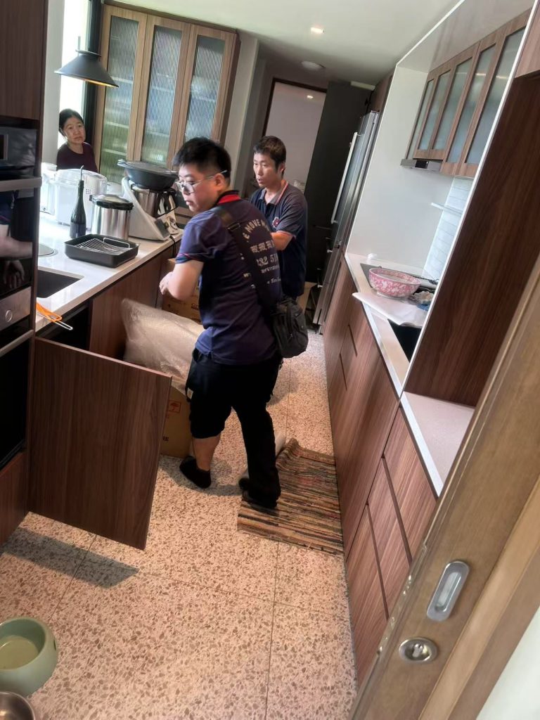 Manpower packing and moving