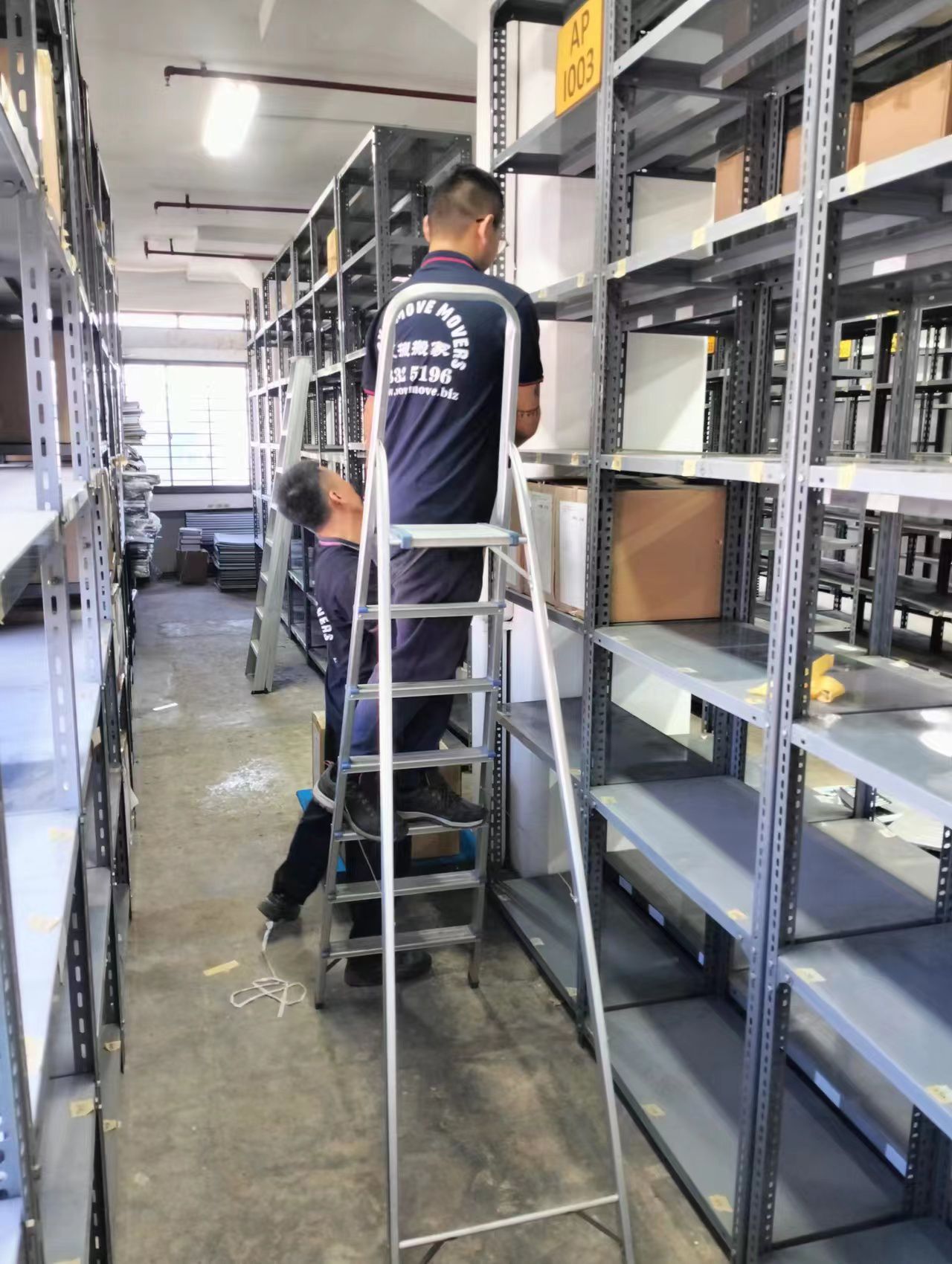 Archive boxes and records handling during a controlled commercial relocation in Singapore