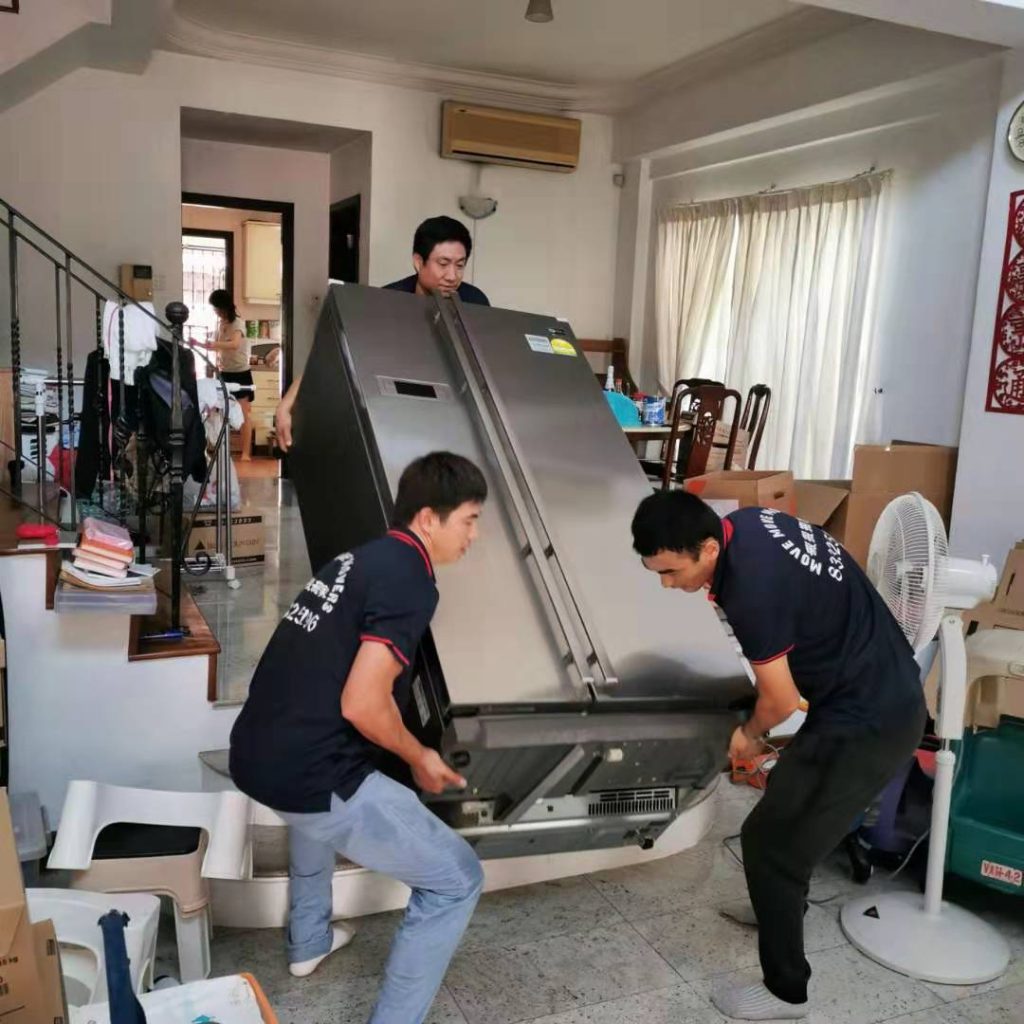 Move Move Movers gallery proof image showing crew, vehicle or item handling detail